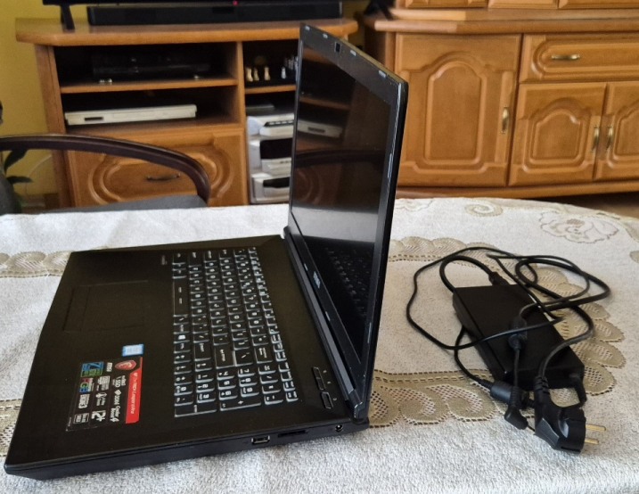 Laptop MSI GP72m LeopardPro + dysk SSD 240GB, gamingowy, używany