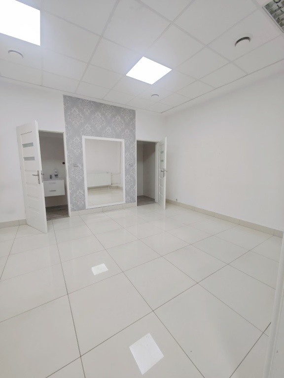 Lokal do wynajęcia. Dwie duże sale + inne pomieszczenia. Ostrołęka - centrum