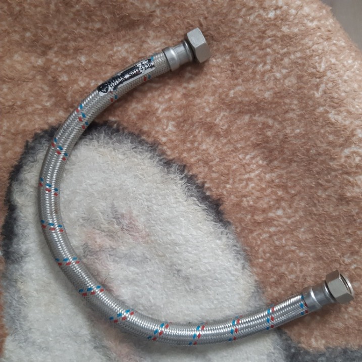 Wężyk przyłączeniowy do wody 3/4" x 3/4" x 600 mm w oplocie stalowym