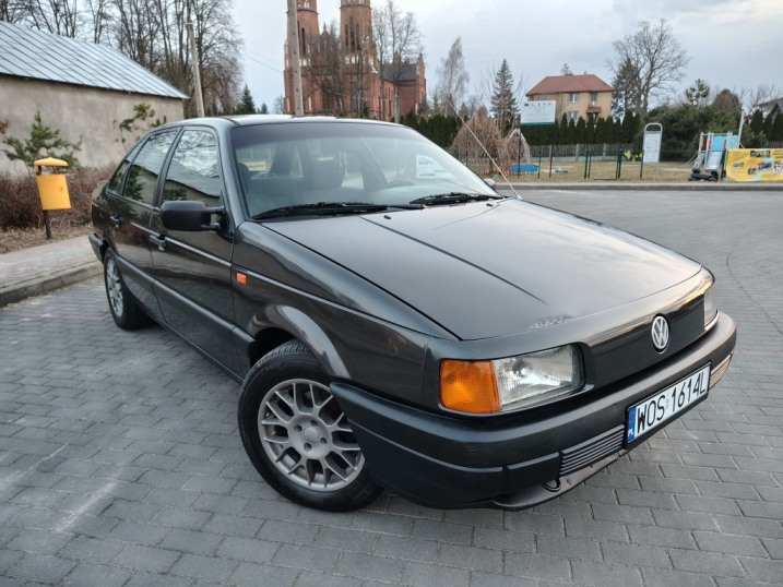 Volkswagen Passat B3 1.8 *Klasyk*