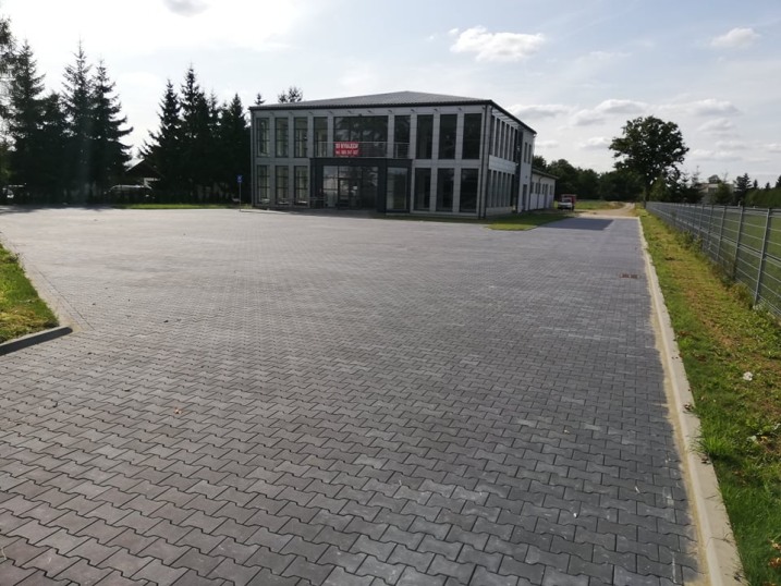 Budynek handlowo-usługowy