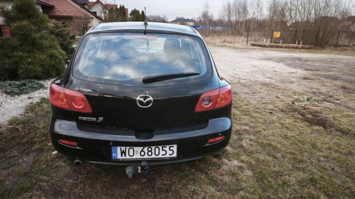 Mazda 1.6 benzyna z hakiem