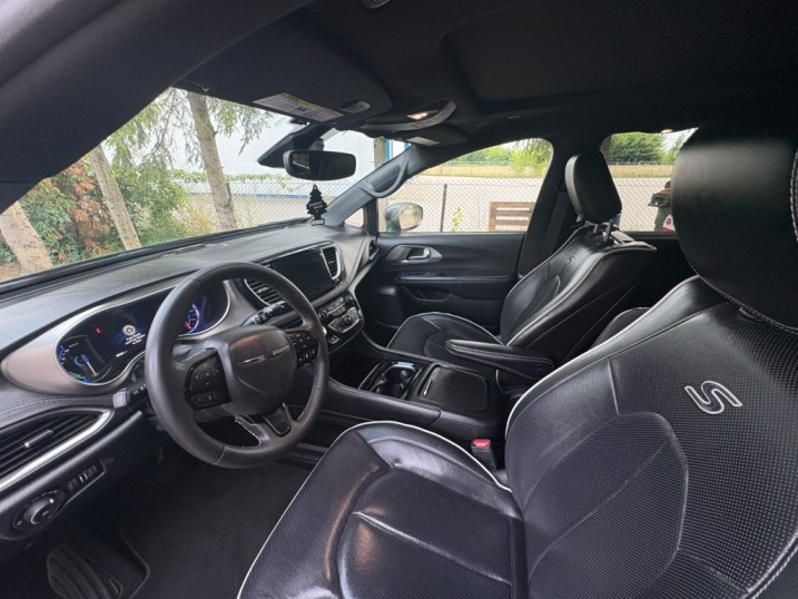 Chrysler Pacifica Hybrid LIMITED S 2022 | 34 000 km | 7-osobowa | Bogata wersja | Prywatnie