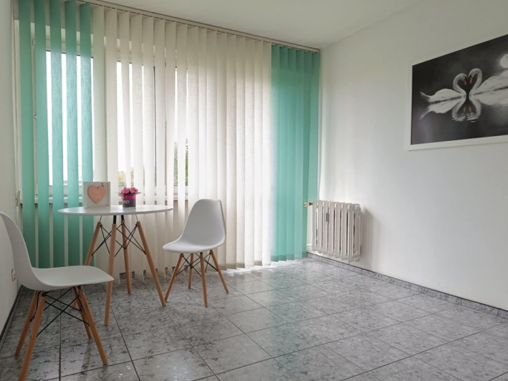 Mieszkanie 2 pokojowe na 2 piętrze. Balkon. Zieleń.