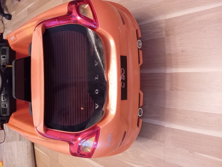 Samochód elektryczny dla dzieci Volvo C30 6V