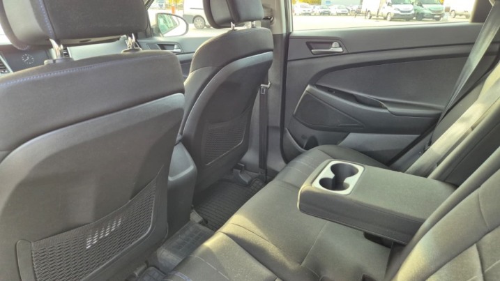 zadbane auto benzynowe HYUNDAI TLE TUCSON 1.6 – uczciwie, bez ukrywania historii