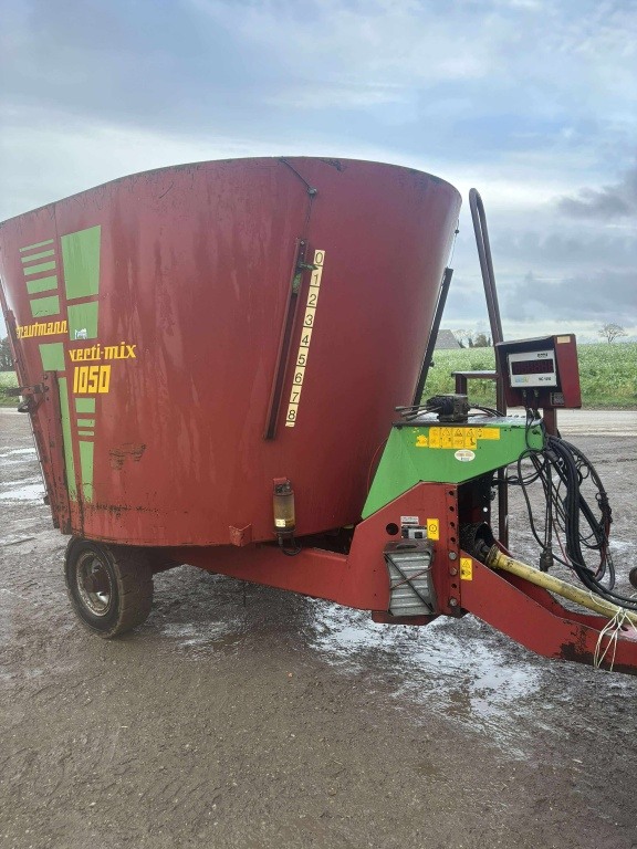 Paszowóz STRAUTMANN 1050