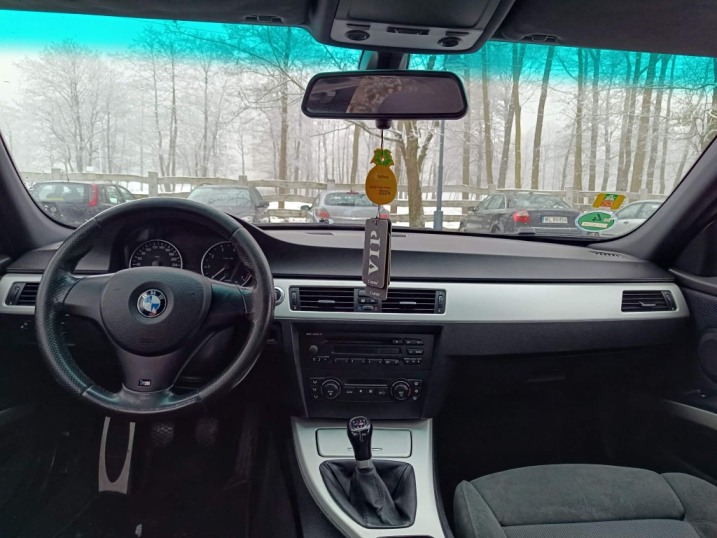 BMW e90 318i m pakiet z VIN 2.0 129km benzyna sprowadzony