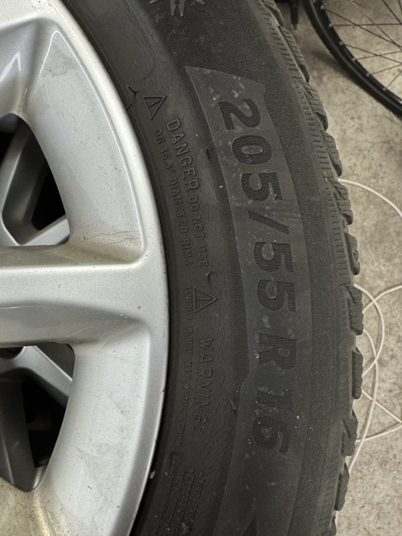 Sprzedam komplet felg 16” do Audi A6 C6 + opony zimowe GRATIS