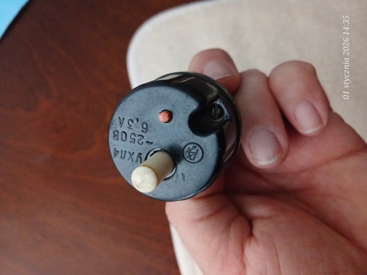 Bezpiecznik automatyczny produkcji b. ZSRR