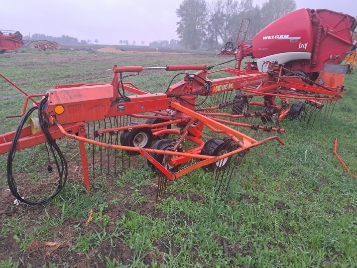 zgrabiarka kuhn 6000 i kuhn 7822duża