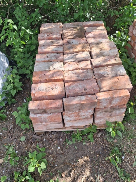 Cegły z rozbiórki