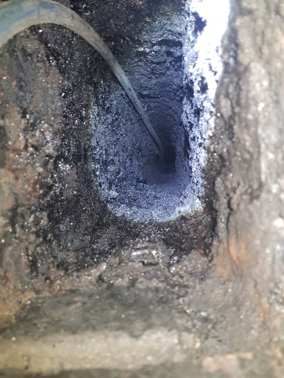 A.D. KASTA – Skuteczne czyszczenie kominów metodą mechaniczną