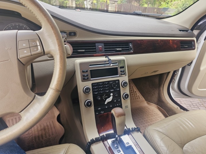 VOLVO XC 70