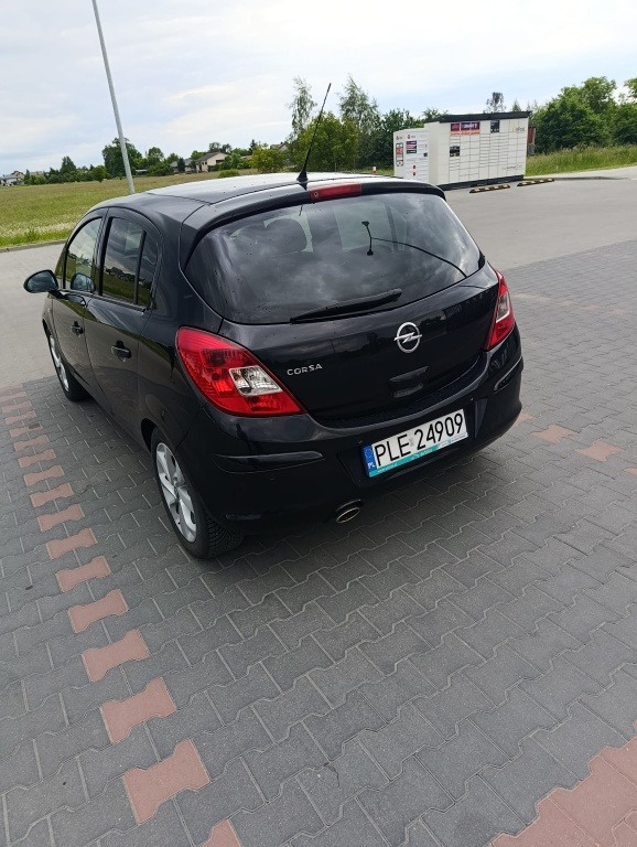Opel Corsa D 1.4 benzyna 100km 2012
