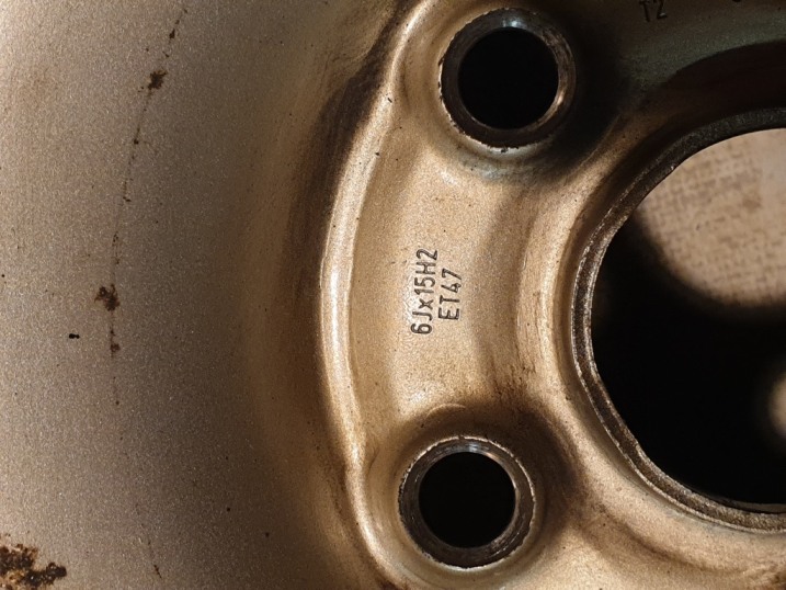 Sprzedam Kormoran SNOW 195/65R15 na felgach 6Jx15H2 ET47