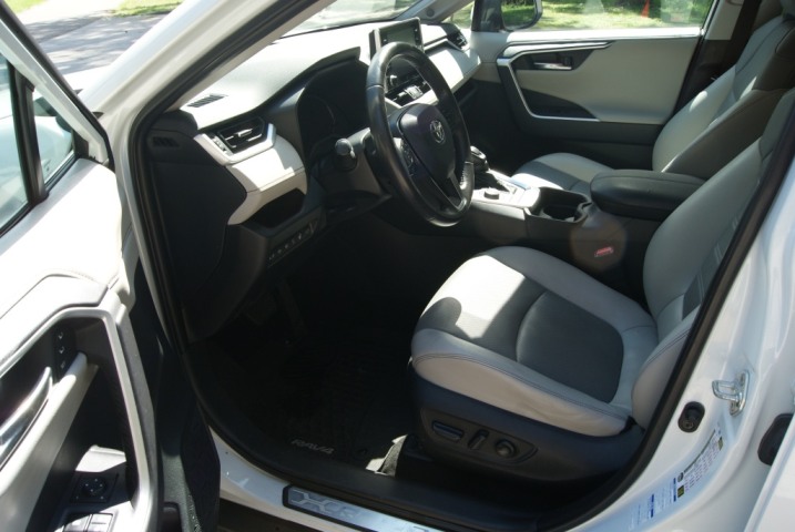 2019 Toyota Rav4 V Hybrid AWD 2.5 222KM kamery 360 full opcja LIMITED