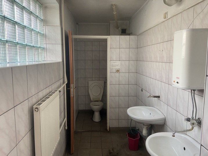 Wynajmę lokal za 1200 przy Hallera