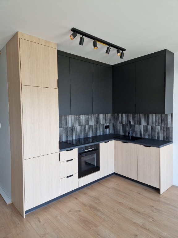 Meble na wymiar / szybki termin realizacji