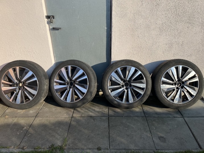 Sprzedam alufelgi z oponami R 19