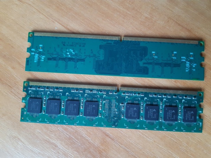 Pamięć RAM DDR2 2 x 1 GB