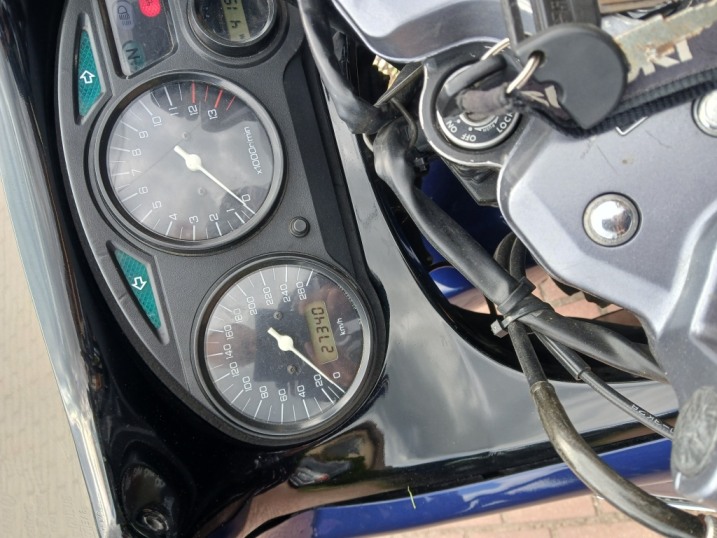 Suzuki gsxf750