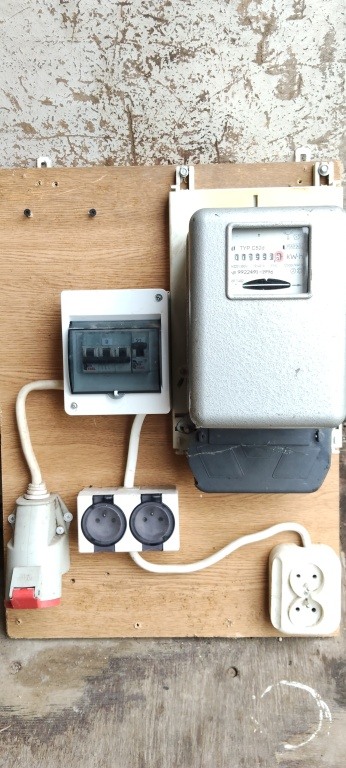 Sprzedam podlicznik elektryczny na budowę