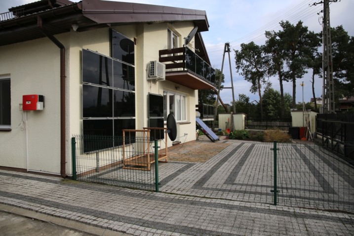 Komfortowy dom z dużą działką oraz zabudowaniami w kształcie „L” – Sypniewo, ul. Kościelna bez pośrednikow