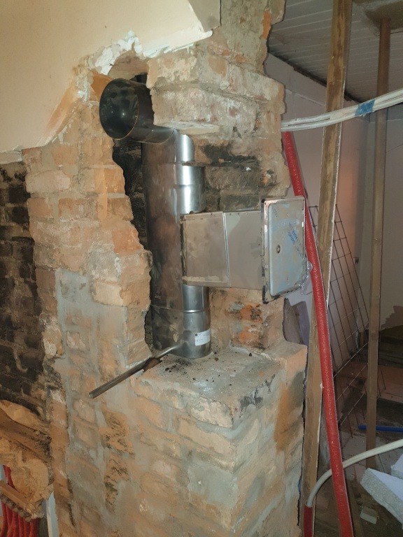 A. D. KASTA – montaż stalowych wkładów kominowych