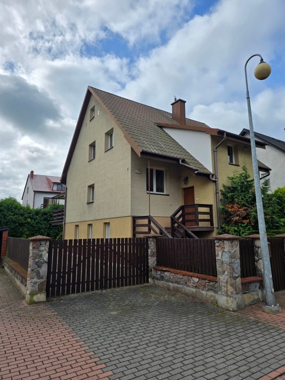 Dom wolnostojący gotowy do zamieszkania 150 m² | Pomian | dwa garaże | spokojna okolica