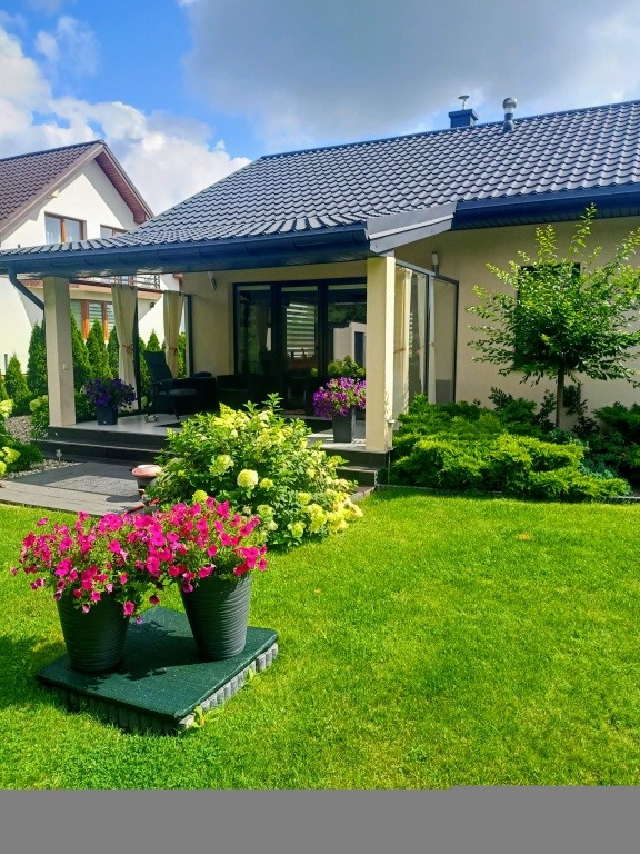 Sprzedam dom z dużą działką