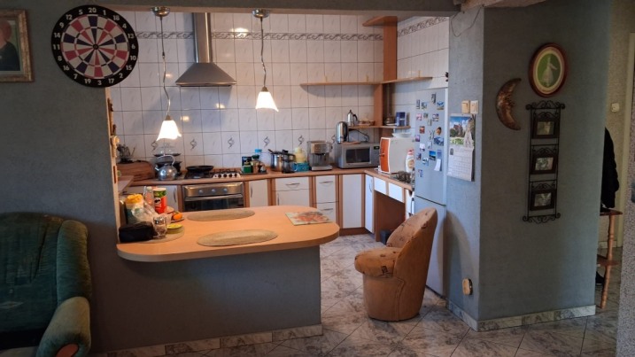 Sprzedam mieszkanie 3 pokoje, 73,3 m², parter, balkon + piwnica – Goworowska 32