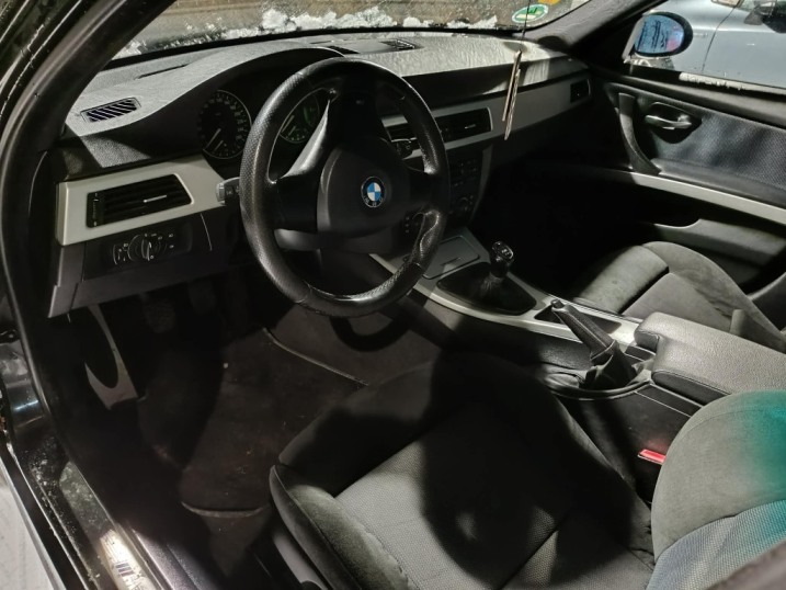 BMW e90 318i m pakiet z VIN 2.0 129km benzyna sprowadzony