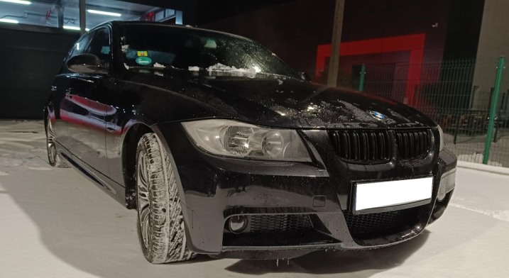 BMW e90 318i m pakiet z VIN 2.0 129km benzyna sprowadzony