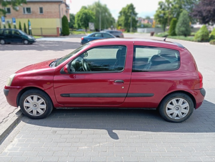 Renault Clio 1.2 16V (benzyna) 2001r.