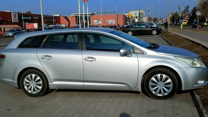 Toyota Avensis 1.8 2009r.