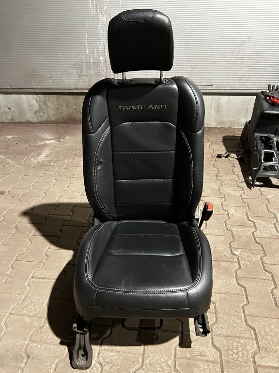 SPRZEDAM  Fotele + Kanapa + Tunel  do Jeep Wrangler JL 18->Skóra Overland