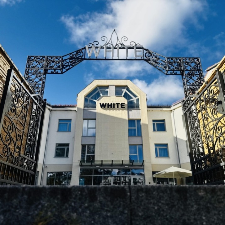 Hotel White – Krynica Morska