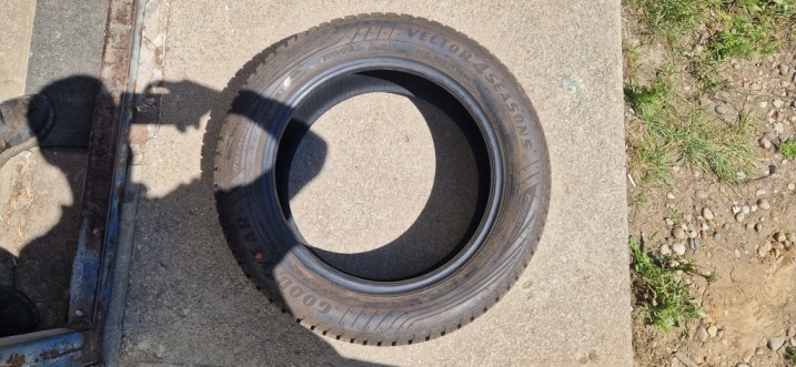 Jak nowe 2szt. całoroczne Goodyear Vector 4Seasons 205/55R16 94H
