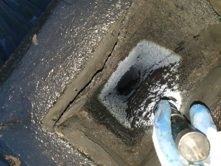 czyszczenie kominów metodą mechaniczną w Ostrołęce i okolicach