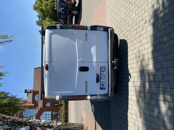 Renault Trafic II 1.9 dCi kamera cofania klima hak VAT 23