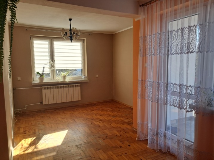 DOM OSIEDLE KWIATOWE, OSTROŁĘKA