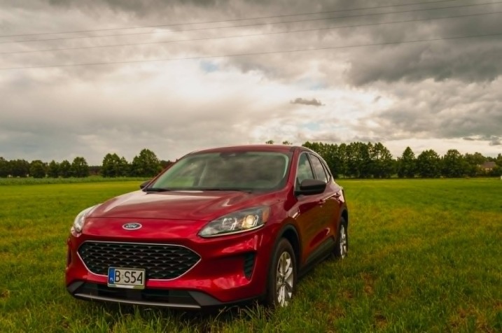 Ford Escape 2022 • 1.5 Benzyna •184 KM  • Automat • 56 tys. km • Wyjątkowy Kolor!