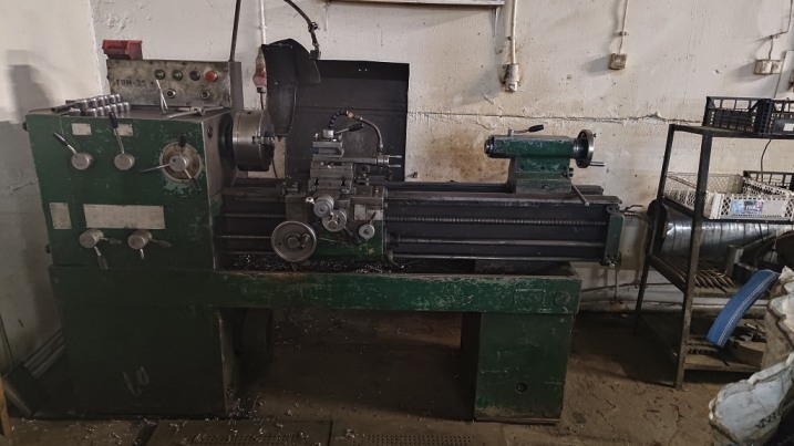 Tokarka uniwersalna TUM 35 – polska produkcja