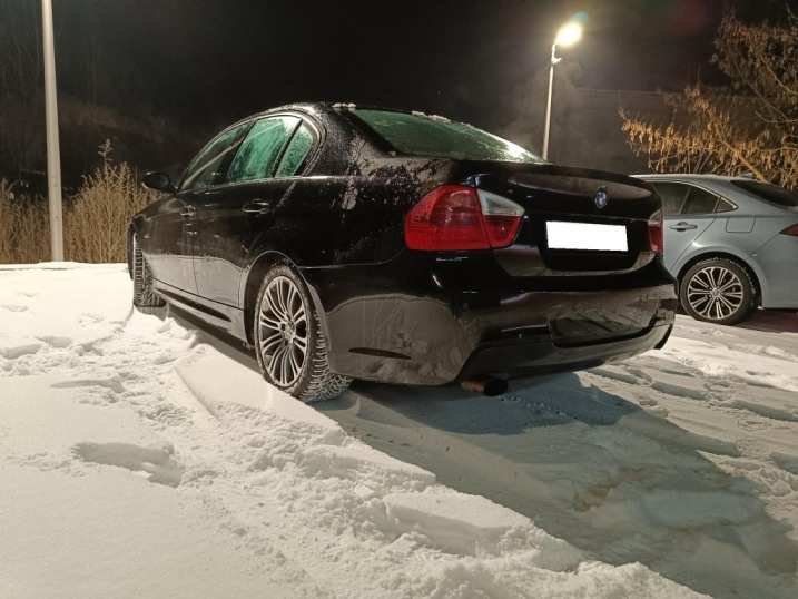 BMW e90 318i m pakiet z VIN 2.0 129km benzyna sprowadzony
