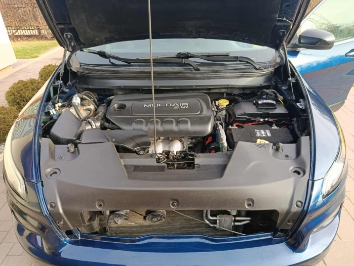 Jeep Cherokee 2,4 automat, 4x4, B +LPG z 2018 r.