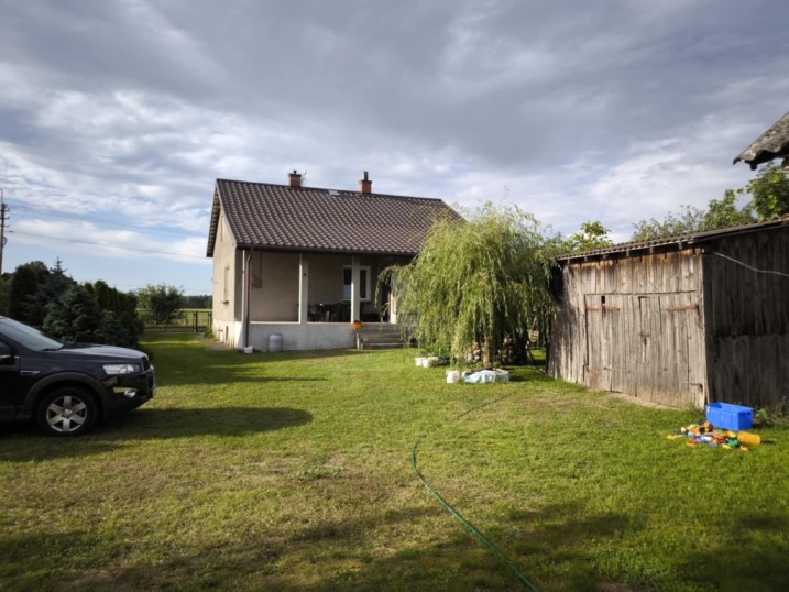 Sprzedam dom w miejscowości Parciaki