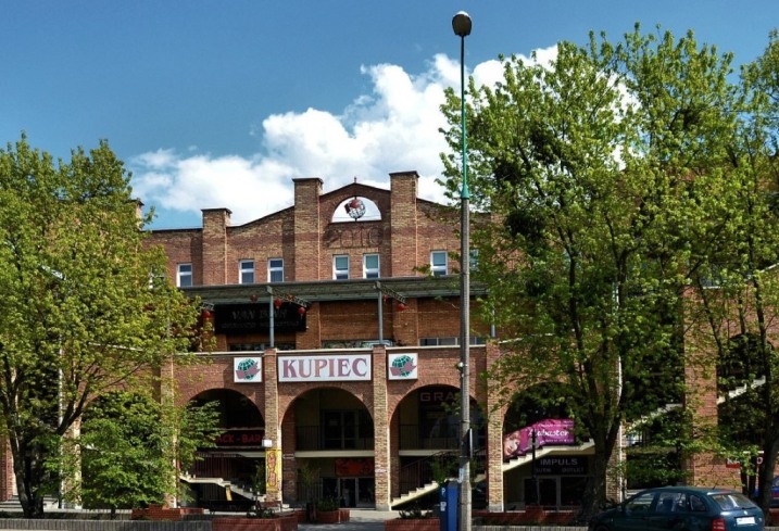 Na Sprzedasz  lokal 50m2 w Kupcu, Ostrołęka