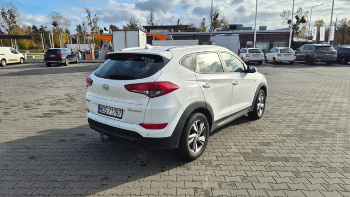 zadbane auto benzynowe HYUNDAI TLE TUCSON 1.6 – uczciwie, bez ukrywania historii