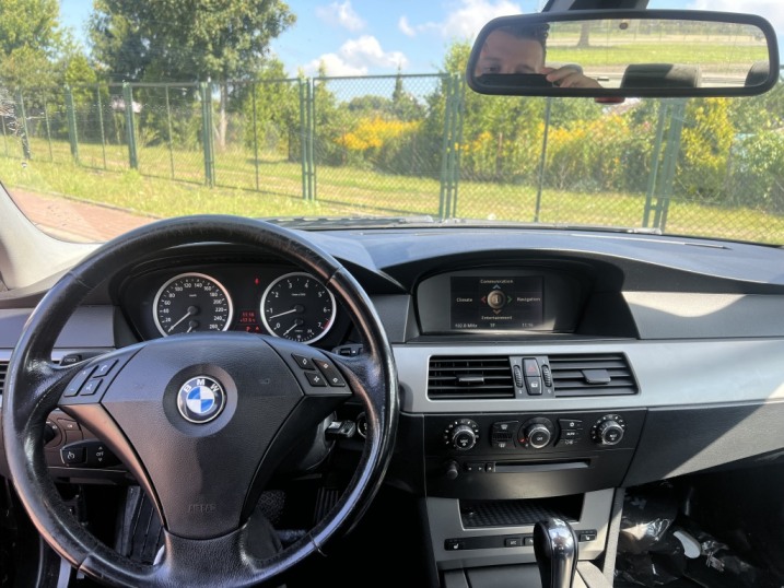 BMW 523i 2006